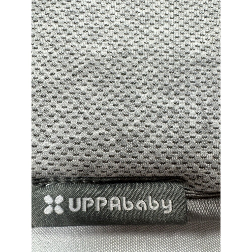 UPPAbaby Infant Snug Seat / Compatible with Vista and Cruz Strollers OPEN BOX - Picture 6 of 11